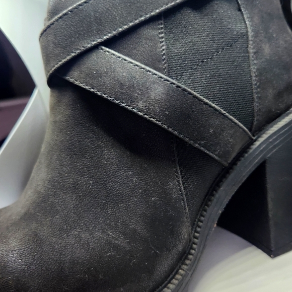 4B BLK CRISS CROSS WRP LUG BOOTIE - Picture 4 of 9